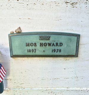 Archivo:Moe Howard Grave