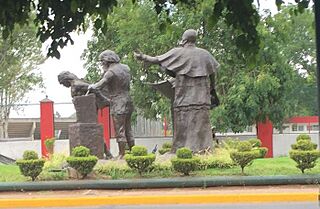Monumento a los Constructores 4.jpg