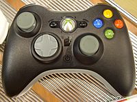 Archivo:PGR4 Pre-launch in Taiwan Xbox360 Black GameController