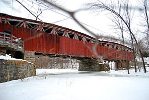 Archivo:Percy covered bridge2009
