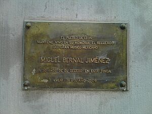 Archivo:Placa conmemorativa Miguel Bernal Jiménez
