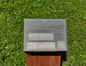 Archivo:Placa del monumento a las víctimas del Caso Almería
