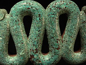 Archivo:Serpiente bicéfala de mosaico de turquesa. British Museum. MPLC 03