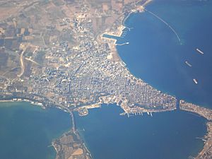 Archivo:Taranto-Aerial view-1