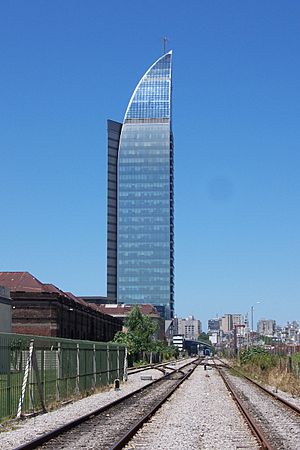 Archivo:Torre de ANTEL