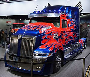 Archivo:Truck at IAA 2014