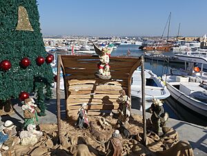 Archivo:TyreSour FishingHarbour ChristmasCrib RomanDeckert23122019