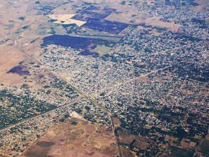 Archivo:Vista panorámica aérea de la ciudad de Guernica