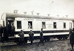 Archivo:American Expeditionary Forces Hospital Car No. 1, Train No.1 at Khabarovsk, Russia, 1918-1919 (18155799199)
