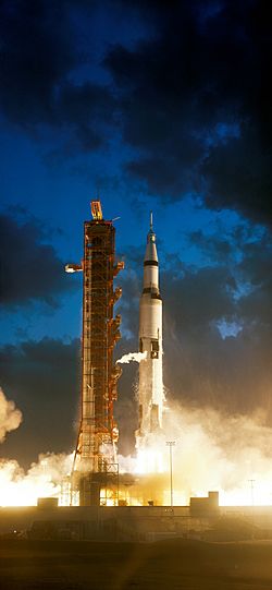 Archivo:Apollo 4 liftoff - GPN-2006-000038