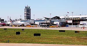 Archivo:Beograd Nikola Tesla airport IMG 9217