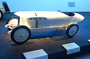 Archivo:Blitzen Benz racing car