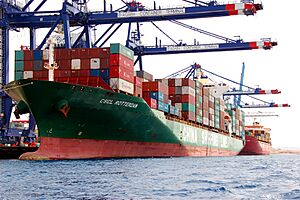Archivo:CSCL Rotterdam in Aqaba, Jordan