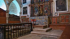 Archivo:Capilla de Santa Bárbara, Catedral Vieja de Salamanca (2)