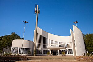 Archivo:Catedral Cristo Redentor-RR
