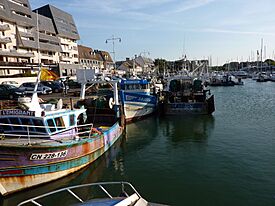 Courseulles-port (1).jpg