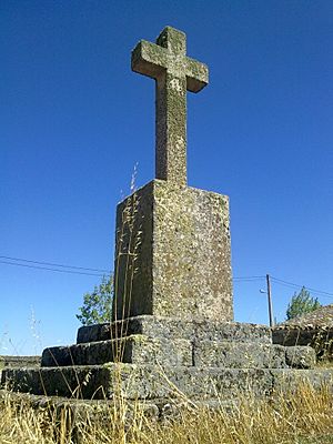 Archivo:Cruz A los caídos por Dios y por España de Puertas