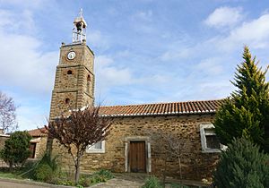 Archivo:Ermita de San Miguel, Santiago Millas