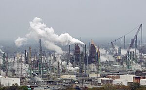 Archivo:Exxon Mobil oil refinery - Baton Rouge, Louisiana