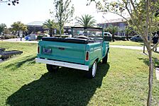 Ford Bronco 1966 Convertible RRear Lake Mirror Cassic 16Oct2010 (14876912152)