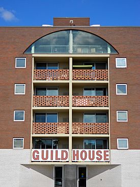 Archivo:Guildhouse Philly