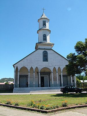 Archivo:Iglesia de Dalcahue-fachada