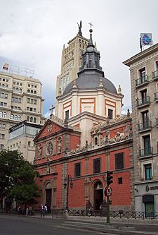 Archivo:Iglesia de las Calatravas (Madrid) 01