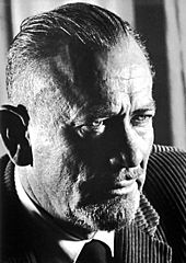 Archivo:John Steinbeck 1962
