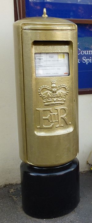 Archivo:Jonnie Peacock's gold postbox in Doddington, Cambridgeshire