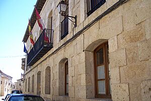 Archivo:Montealegre de Campos Ayuntamiento lou