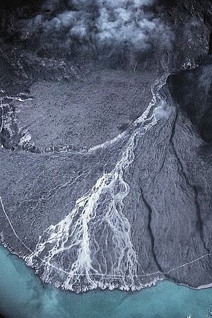Archivo:NarsarsuaqGreenland-ArcuateDelta