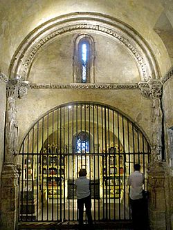 Archivo:Oviedo - Catedral, Camara Santa 11