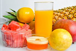 Archivo:Pineapple Juice fruits-465832