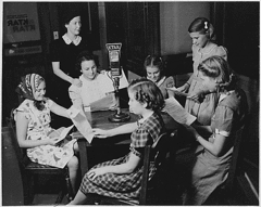 Archivo:Radio program put on by children of Junior Artists Club Federal Art Project WPA Phoenix AZ 1935