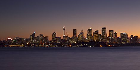 Archivo:Sydney's North-west Skyline from Bradley's Head at sunset