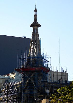 Archivo:Trabajos de restauración en la Confitería del Molino, Buenos Aires