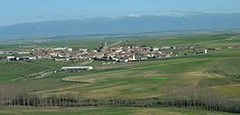 Vista del municipio y la montaña de la "La Mujer Muerta".