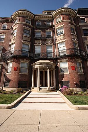 Archivo:WTB BU residence