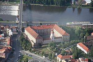 Archivo:Zámek v Roudnici nad Labem letecky - panoramio