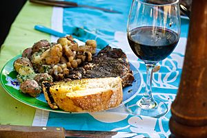 Archivo:Zinfandel paired with Angus Ribeye