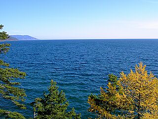 Байкал 2008 вид с сопки.jpg