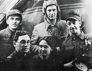 1943 Belorussia Jewish resistance group.jpg