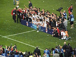 Archivo:AC Milan team celebrate
