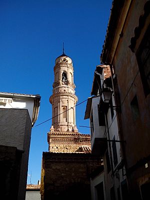 Archivo:Ariño Teruel Torre de la iglesia del Salvador (2)