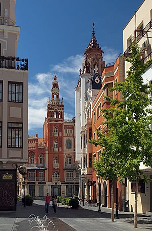 Archivo:Badajoz, Plaza de la Soledad 100