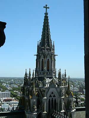 Archivo:Catedral Neogotica - La Plata