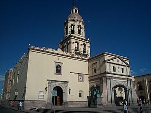 Archivo:Convento de la Cruz Querétaro