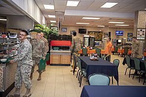 Archivo:Diego Garcia Galley Takes Precautions to Prevent COVID-19 (6145583)