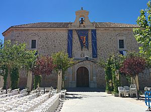 Archivo:Ermita de Nuestra Señora del Egido, La Puebla de Almoradiel 02