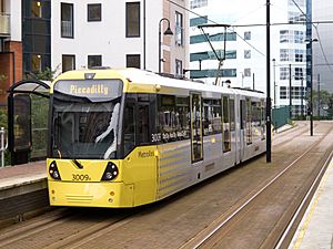 Archivo:Greater Manchester Metrolink - tram 3009A